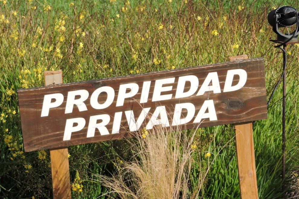 Abusos en les excepcions de la propietat privada